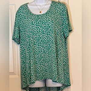 Susan Graver Liquid Knit Green and White Dot Scoop Neck Short Sleeve Top Size Lg